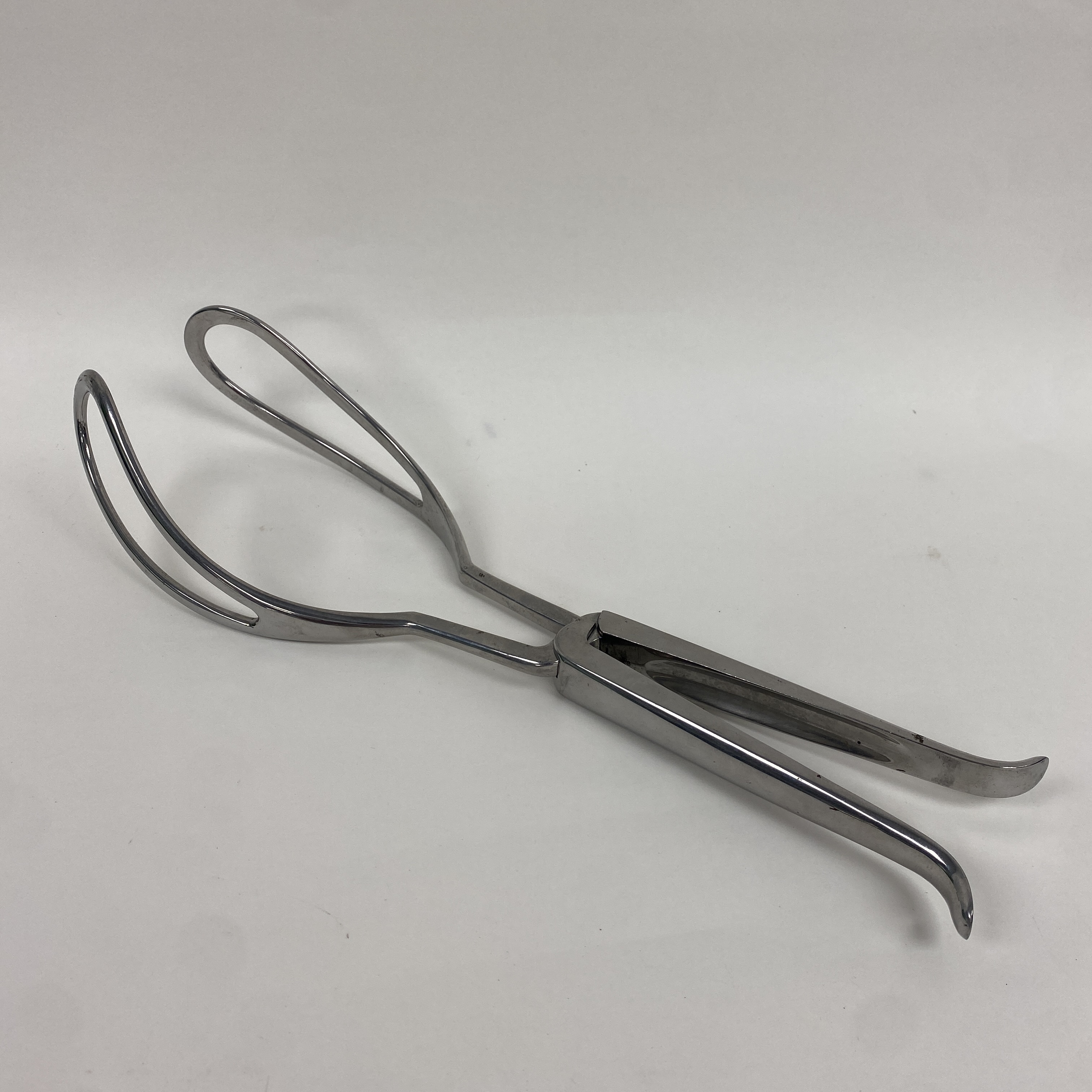 thumbnail interactive-video image 1 of Piper Obstetrical Forceps 17.5″ – DawnProMed Stainless Steel, High-Quality OB/GYN Surgical Instrument, Made In Pakistan 1 of 6